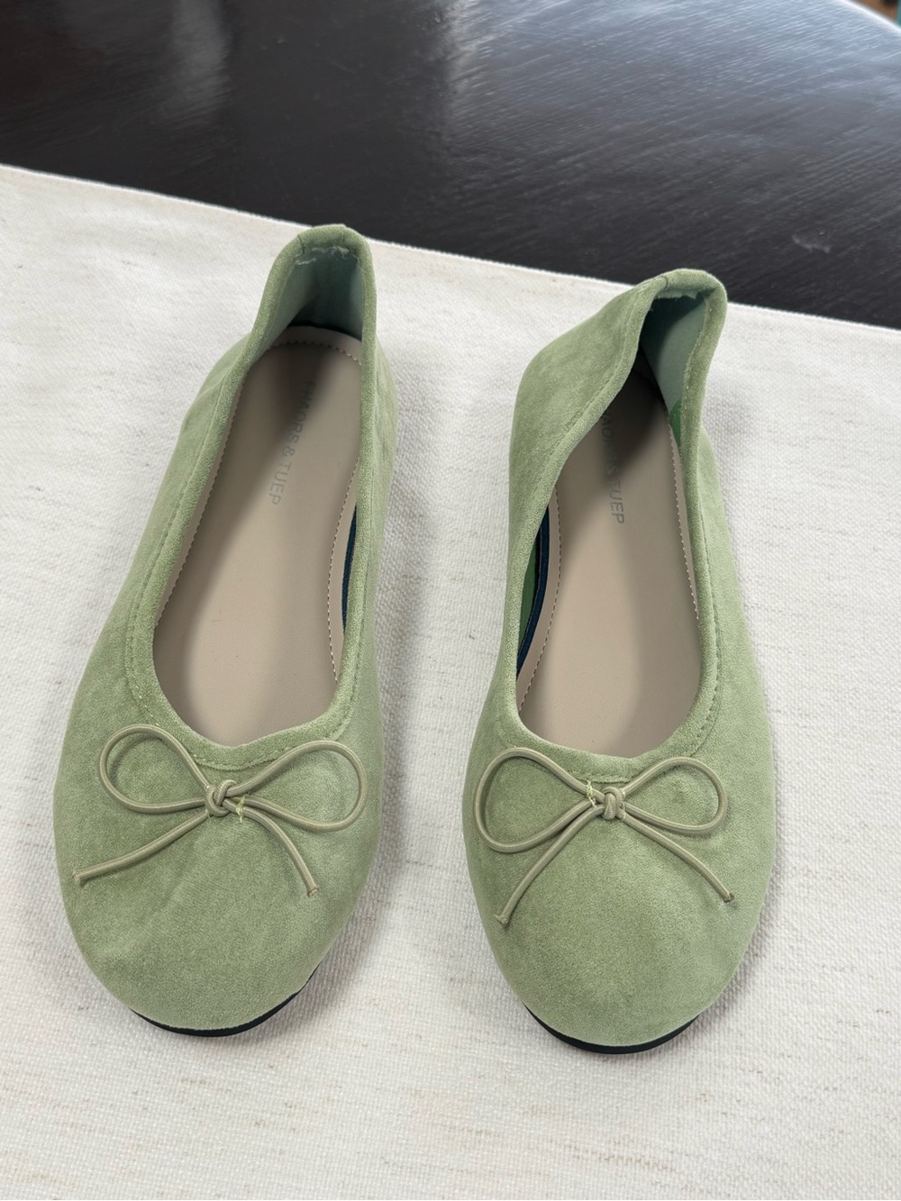 Light Green Suede Ballet Flats with Bow - Unbranded